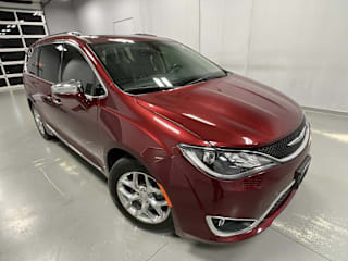 2018 Chrysler Pacifica Limited 2C4RC1GG4JR185376 2018 Chrysler Pacifica Limited