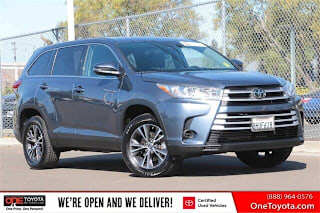 2019 Toyota Highlander LE 5TDZZRFH0KS296491 2019 Toyota Highlander LE
