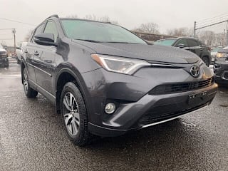 2018 Toyota RAV4 JTMRFREV4JJ187026 2018 Toyota RAV4