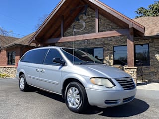 2005 Chrysler Town and Country 2C8GP54L65R196498 2005 Chrysler Town and Country