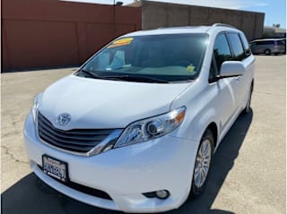 2011 Toyota Sienna XLE 8-Passenger 5TDYK3DCXBS045899 2011 Toyota Sienna XLE 8-Passenger