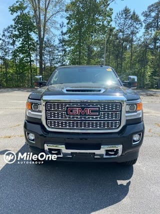 2018 GMC Sierra 2500HD Denali 1GT12UEY6JF207169 2018 GMC Sierra 2500HD Denali