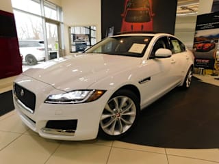 2018 Jaguar XF 25t Premium SAJBJ4FX9JCY70221 2018 Jaguar XF 25t Premium
