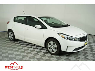 2018 Kia Forte5 LX KNAFK5A82J5772717 2018 Kia Forte5 LX