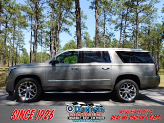 2018 Cadillac Escalade ESV 1GYS4HKJ3JR209841 2018 Cadillac Escalade ESV