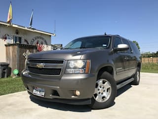 2011 Chevrolet Suburban LT 1500 1GNSCJE07BR306097 2011 Chevrolet Suburban LT 1500