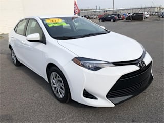 2017 Toyota Corolla LE 2T1BURHEXHC893975 2017 Toyota Corolla LE