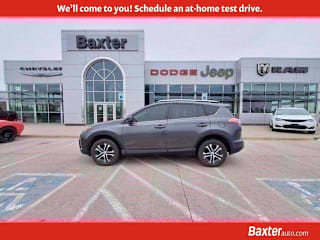 2018 Toyota RAV4 LE JTMBFREV1JJ240007 2018 Toyota RAV4 LE