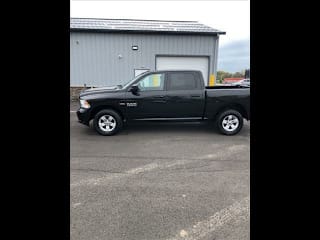 2017 Ram Pickup 1500 Express 3C6RR7KT9HG714723 2017 Ram Pickup 1500 Express