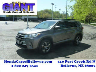 2018 Toyota Highlander LE 5TDBZRFH3JS888287 2018 Toyota Highlander LE