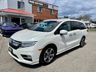 2018 Honda Odyssey Touring 5FNRL6H88JB039675 2018 Honda Odyssey Touring