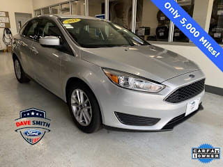 2018 Ford Focus SE 1FADP3FE5JL208138 2018 Ford Focus SE
