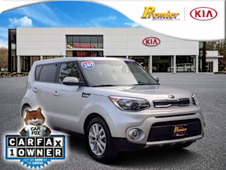 2017 Kia Soul + KNDJP3A52H7464745 2017 Kia Soul +