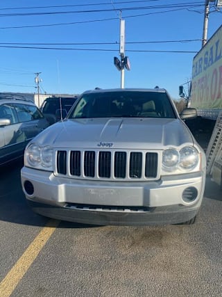2005 Jeep Grand Cherokee 1J4GR48K75C535635 2005 Jeep Grand Cherokee