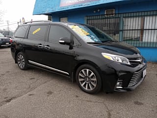 2018 Toyota Sienna XLE 8-Passenger 5TDYZ3DC6JS941174 2018 Toyota Sienna XLE 8-Passenger