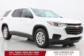 2018 Chevrolet Traverse LS 1GNERFKW3JJ103173 2018 Chevrolet Traverse LS