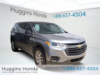 2019 Chevrolet Traverse LS 1GNERFKW9KJ166358 2019 Chevrolet Traverse LS