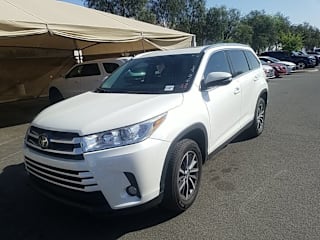 2019 Toyota Highlander XLE 5TDKZRFH1KS566202 2019 Toyota Highlander XLE