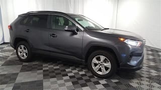 2019 Toyota RAV4 XLE 2T3P1RFV0KC023975 2019 Toyota RAV4 XLE