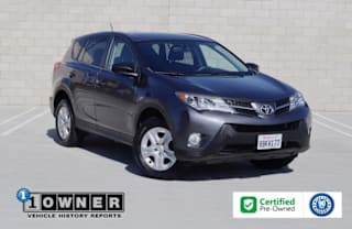 2015 Toyota RAV4 LE JTMZFREV7FJ054882 2015 Toyota RAV4 LE