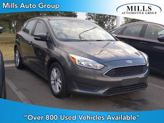 2017 Ford Focus SE 1FADP3K22HL327125 2017 Ford Focus SE