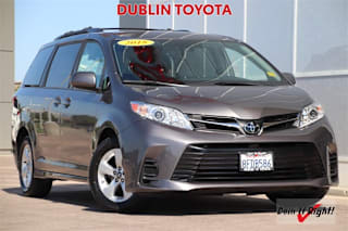 2018 Toyota Sienna LE 8-Passenger 5TDKZ3DC0JS946876 2018 Toyota Sienna LE 8-Passenger