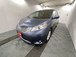 2017 Toyota Sienna XLE 7-Passenger 5TDDZ3DC5HS186334 2017 Toyota Sienna XLE 7-Passenger