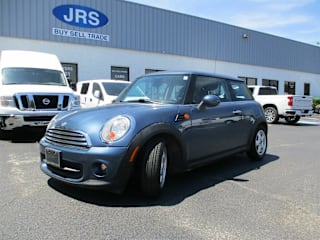 2011 MINI Cooper Base WMWSU3C5XBT184352 2011 MINI Cooper Base