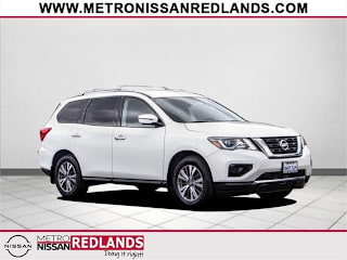 2019 Nissan Pathfinder S 5N1DR2MN7KC596813 2019 Nissan Pathfinder S