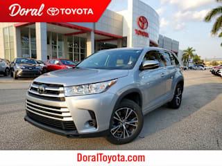 2018 Toyota Highlander LE 5TDZARFH2JS037166 2018 Toyota Highlander LE