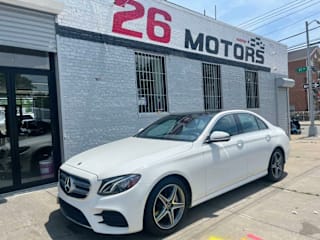 2018 Mercedes-Benz E-Class E 300 WDDZF4JB2JA388508 2018 Mercedes-Benz E-Class E 300