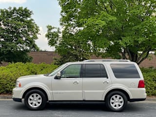2005 Lincoln Navigator Luxury 5LMFU27505LJ22593 2005 Lincoln Navigator Luxury
