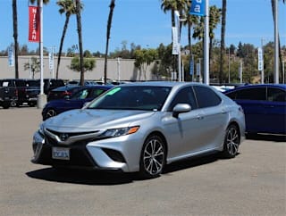 2018 Toyota Camry SE 4T1B11HKXJU605957 2018 Toyota Camry SE