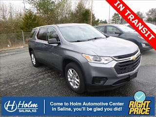2018 Chevrolet Traverse LS 1GNEVFKW2JJ217662 2018 Chevrolet Traverse LS
