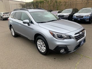 2018 Subaru Outback 2.5i Premium 4S4BSAFC2J3371585 2018 Subaru Outback 2.5i Premium