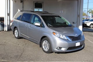 2017 Toyota Sienna XLE Premium 8-Passenger 5TDYZ3DC4HS896116 2017 Toyota Sienna XLE Premium 8-Passenger