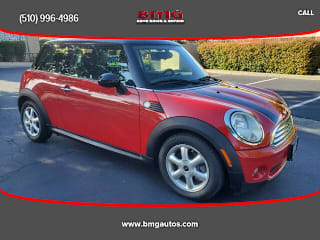 2010 MINI Cooper Base WMWMF3C54ATU78525 2010 MINI Cooper Base