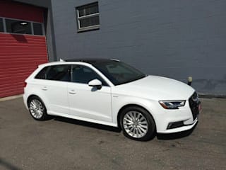 2017 Audi A3 Sportback e-tron 1.4T Premium Plus WAUTPBFF2HA109613 2017 Audi A3 Sportback e-tron 1.4T Premium Plus
