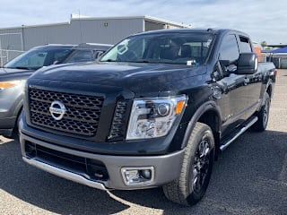 2017 Nissan Titan PRO-4X 1N6AA1E58HN545046 2017 Nissan Titan PRO-4X
