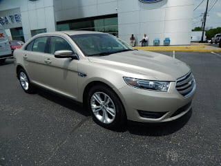 2018 Ford Taurus SEL 1FAHP2E85JG136213 2018 Ford Taurus SEL