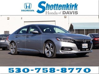 2018 Honda Accord Touring 1HGCV1F9XJA216820 2018 Honda Accord Touring