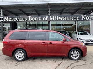 2015 Toyota Sienna XLE 8-Passenger 5TDYK3DC0FS617424 2015 Toyota Sienna XLE 8-Passenger