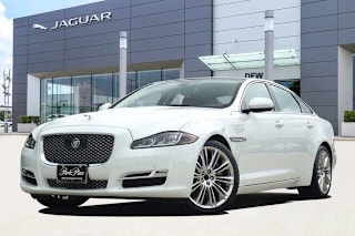 2017 Jaguar XJL Portfolio SAJWJ2GD7H8W06812 2017 Jaguar XJL Portfolio