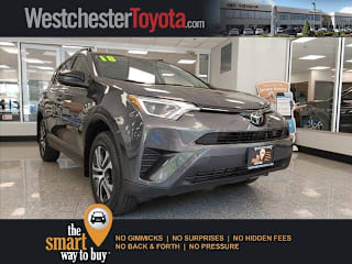 2018 Toyota RAV4 LE JTMBFREV2JJ214807 2018 Toyota RAV4 LE