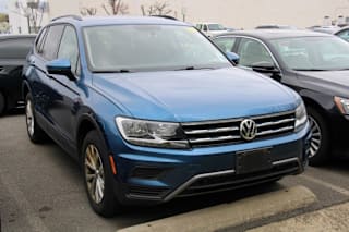 2018 Volkswagen Tiguan 3VV1B7AX2JM044262 2018 Volkswagen Tiguan