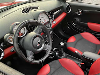 2011 MINI Cooper Base WMWZN3C58BTZ89259 2011 MINI Cooper Base