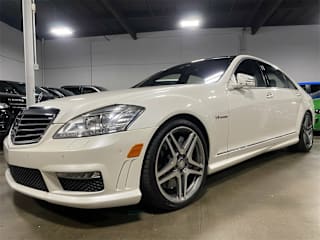 2011 Mercedes-Benz S-Class WDDNG7EB2BA381437 2011 Mercedes-Benz S-Class