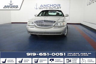 2003 Lincoln Town Car Signature 1LNHM82W23Y621832 2003 Lincoln Town Car Signature
