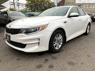 2016 Kia Optima KNAGT4L3XG5085636 2016 Kia Optima