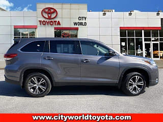 2019 Toyota Highlander LE 5TDBZRFH5KS709104 2019 Toyota Highlander LE